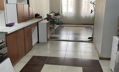 Casa en Arriendo en Cuevas/Metro Ñuble