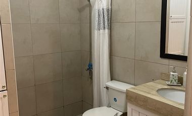 Casa en Arriendo en Cuevas/Metro Ñuble