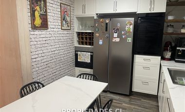 Casa en Arriendo en Cuevas/Metro Ñuble