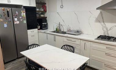 Casa en Arriendo en Cuevas/Metro Ñuble