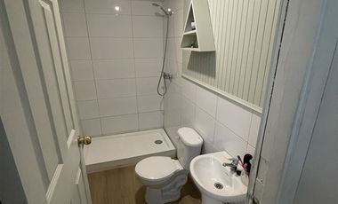 Casa en Arriendo en Cuevas/Metro Ñuble