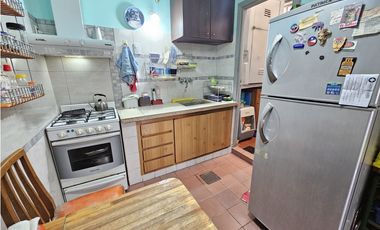 VENTA  oportunidad ph 4 ambientes patio impecable A 2 CUADRAS FERROAUT