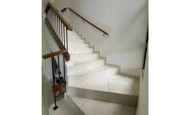 VENTA CASA LAS CUMBRES