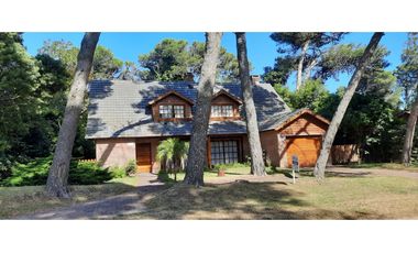 PINAMAR  CASA EOLO - CHALET TRADICIONAL