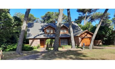 PINAMAR  CASA EOLO - CHALET TRADICIONAL