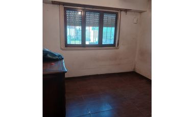 VENTA CHALET  4 AMB. CON DTO 3 AMB AL FONDO  GASCON 7230 APTO CREDITO