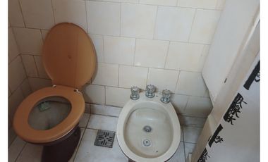 VENTA CHALET  4 AMB. CON DTO 3 AMB AL FONDO  GASCON 7230 APTO CREDITO