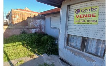 VENTA CHALET  4 AMB. CON DTO 3 AMB AL FONDO  GASCON 7230 APTO CREDITO