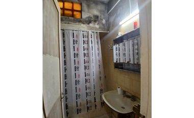 VENTA CHALET  4 AMB. CON DTO 3 AMB AL FONDO  GASCON 7230 APTO CREDITO