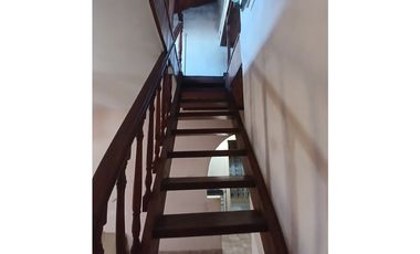 VENTA CHALET  4 AMB. CON DTO 3 AMB AL FONDO  GASCON 7230 APTO CREDITO