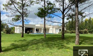 Casa en venta en Barrio Fincas de San Vicente sector Chacras