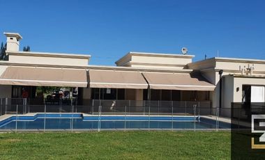 Casa en venta en Barrio Fincas de San Vicente sector Chacras