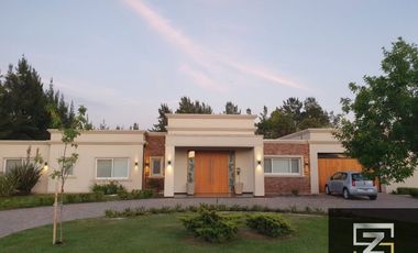 Casa en venta en Barrio Fincas de San Vicente sector Chacras