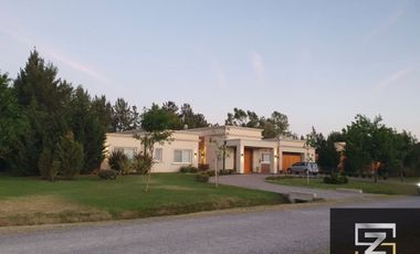 Casa en venta en Barrio Fincas de San Vicente sector Chacras