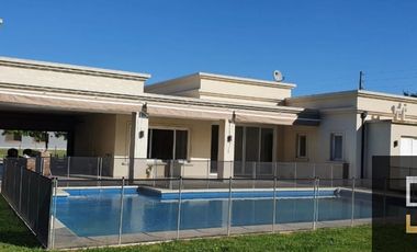 Casa en venta en Barrio Fincas de San Vicente sector Chacras