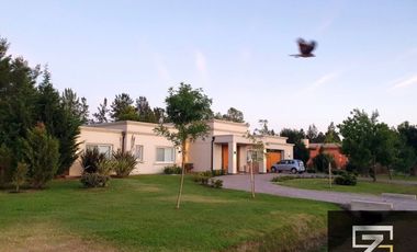 Casa en venta en Barrio Fincas de San Vicente sector Chacras