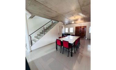 PINAMAR - CASA LOS NIETOS   - MODERNA  Y FUNCIONAL