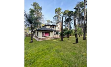 PINAMAR - CASA LOS NIETOS   - MODERNA  Y FUNCIONAL