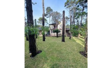 PINAMAR - CASA LOS NIETOS   - MODERNA  Y FUNCIONAL