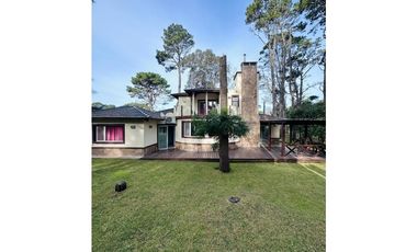 PINAMAR - CASA LOS NIETOS   - MODERNA  Y FUNCIONAL