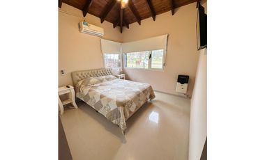 PINAMAR - CASA LOS NIETOS   - MODERNA  Y FUNCIONAL