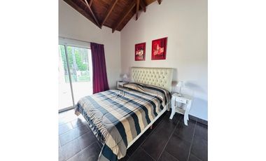 PINAMAR - CASA LOS NIETOS   - MODERNA  Y FUNCIONAL