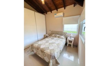 PINAMAR - CASA LOS NIETOS   - MODERNA  Y FUNCIONAL