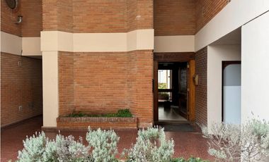 PINAMAR - EDIFICIO SAN SEBASTIAN - Departamento 3 amb con cochera