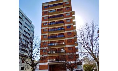 PINAMAR - EDIFICIO SAN SEBASTIAN - Departamento 3 amb con cochera