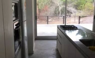 Casa en venta de 5 dormitorios c/ cochera en Costa Esmeralda Deportiva