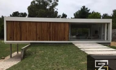 Casa en venta de 5 dormitorios c/ cochera en Costa Esmeralda Deportiva