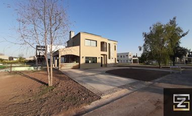 Casa a estrenar en venta Barrio Principado Canning