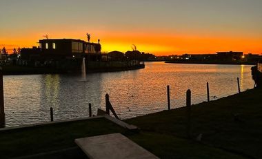 Casa en alquiler temporario de 3 dormitorios c/ cochera en Barrio Privado Terralagos