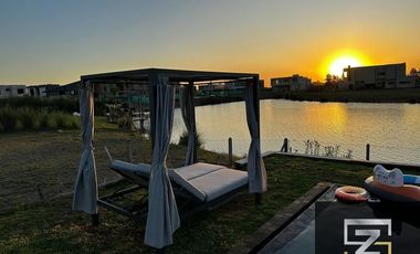 Casa en alquiler temporario de 3 dormitorios c/ cochera en Barrio Privado Terralagos