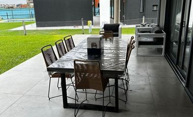 Casa en alquiler temporario de 3 dormitorios c/ cochera en Barrio Privado Terralagos