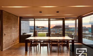 Casa en alquiler temporario de 3 dormitorios c/ cochera en Barrio Privado Terralagos