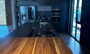 Casa en alquiler temporario de 3 dormitorios c/ cochera en Barrio Privado Terralagos