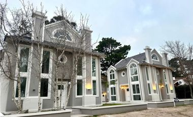 PINAMAR - COMPLEJO PALOMETA- TRIPLEX CON COCHERA CUBIERTA  UF04