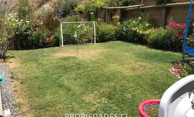Casa en Venta en Condominio / Arrayan Bajo / Valle Escondido