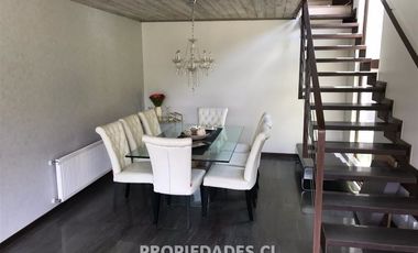 Casa en Venta en Condominio / Arrayan Bajo / Valle Escondido