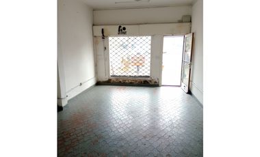 Local sobre Av. Colon