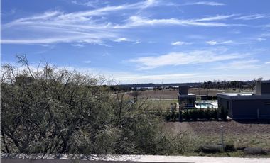 A ESTRENAR EN TIERRAS DEL FUNDADOR - A METROS DEL LAGO PIEDRAS MORAS