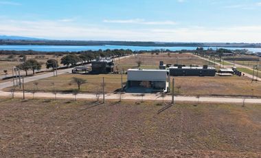 A ESTRENAR EN TIERRAS DEL FUNDADOR - A METROS DEL LAGO PIEDRAS MORAS