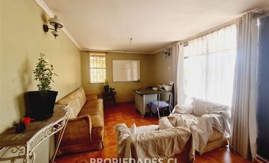 Casa en Venta en Los Espinos / Catillo Urizar