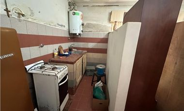 Casa 3 amb. a mejorar. Apto credito. Don Bosco