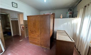 Casa 3 amb. a mejorar. Apto credito. Don Bosco