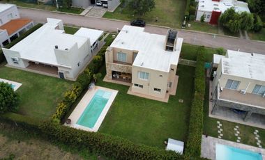 VENTA DE CASA EN Juana Koslay