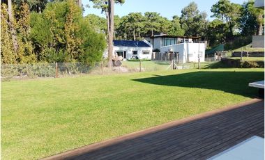 PINAMAR - CASA DE CATEGORIA  TRES CARABELAS