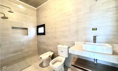 PINAMAR - CASA DE CATEGORIA  TRES CARABELAS