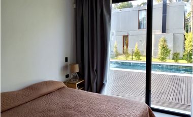 PINAMAR - CASA DE CATEGORIA  TRES CARABELAS